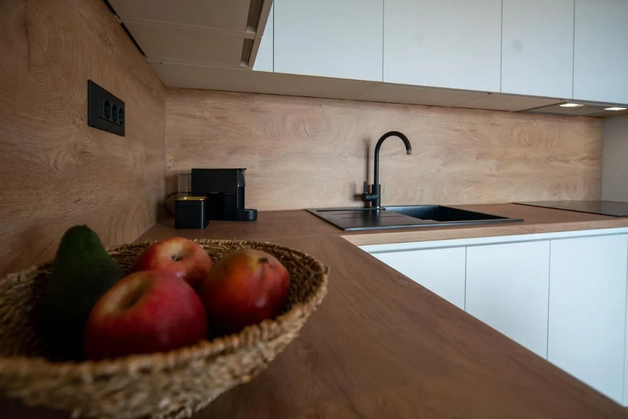 Lea Apartments Drage 0*,