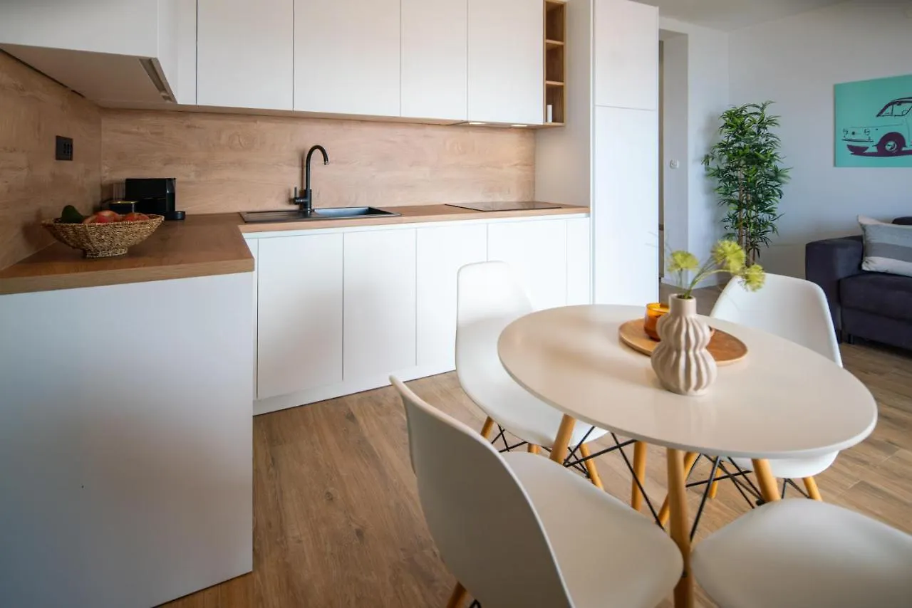 Lea Apartments Drage Croatia