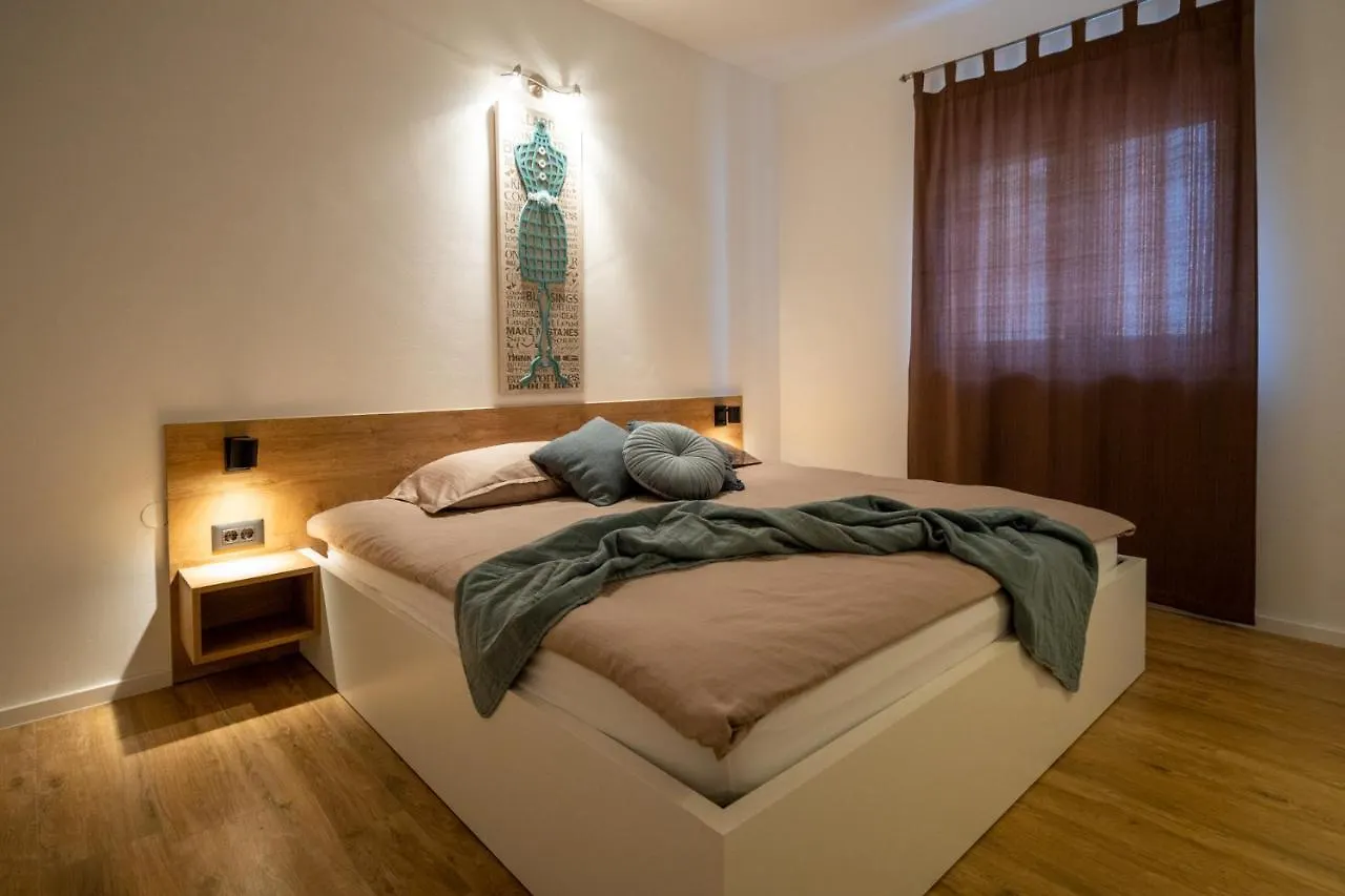 Lea Apartments Drage