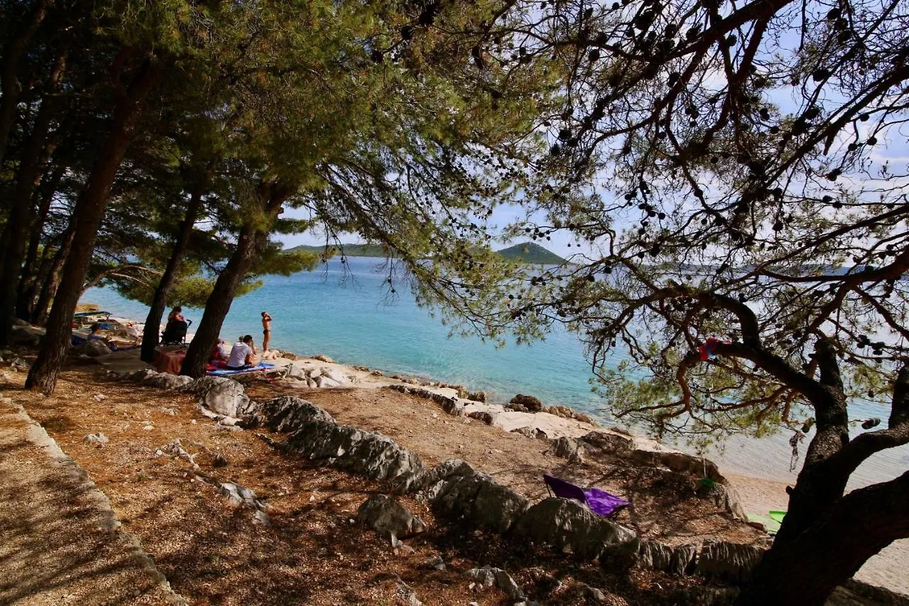 Lea Apartments Drage Croatia