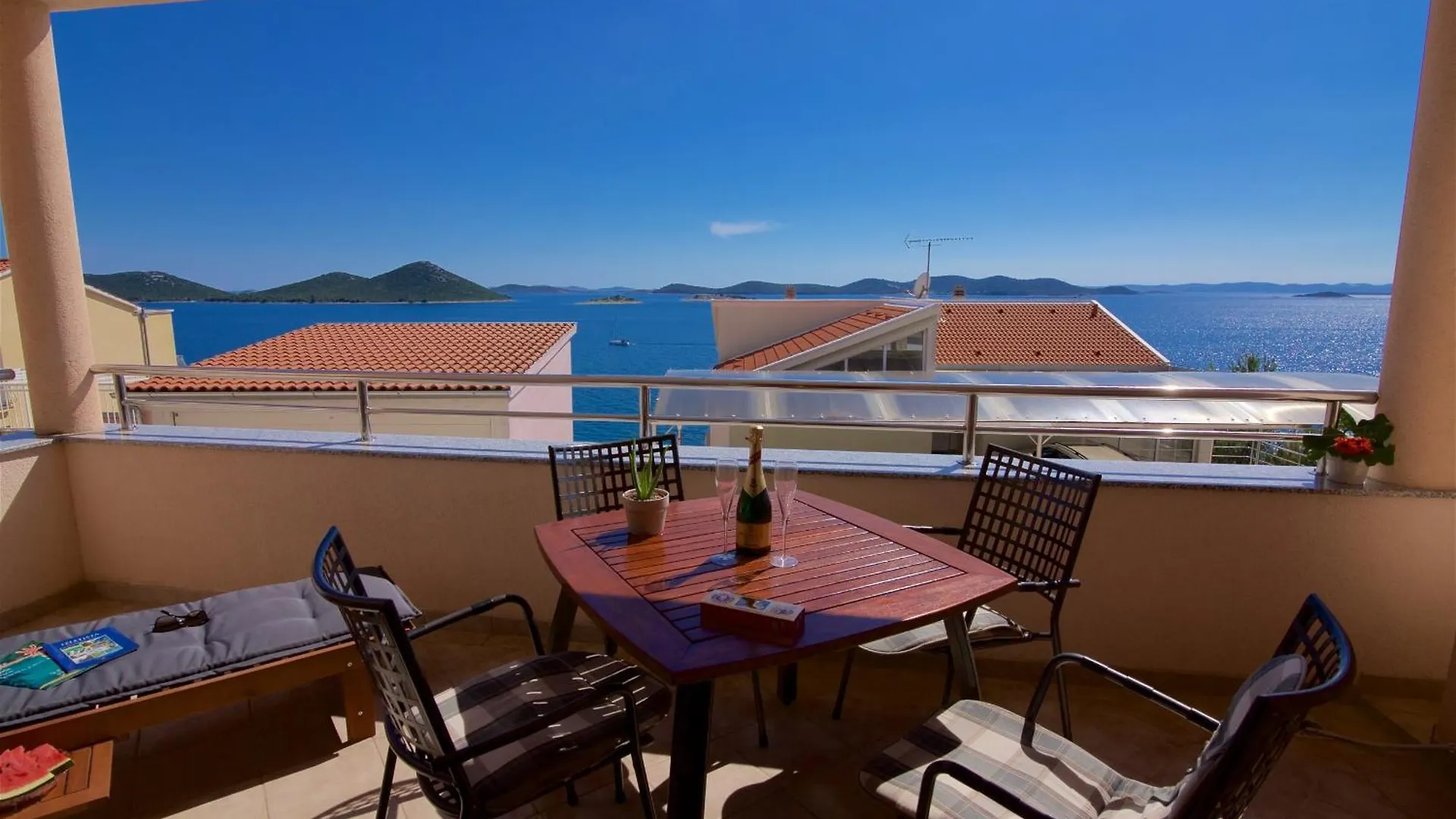 Lea Apartments Drage