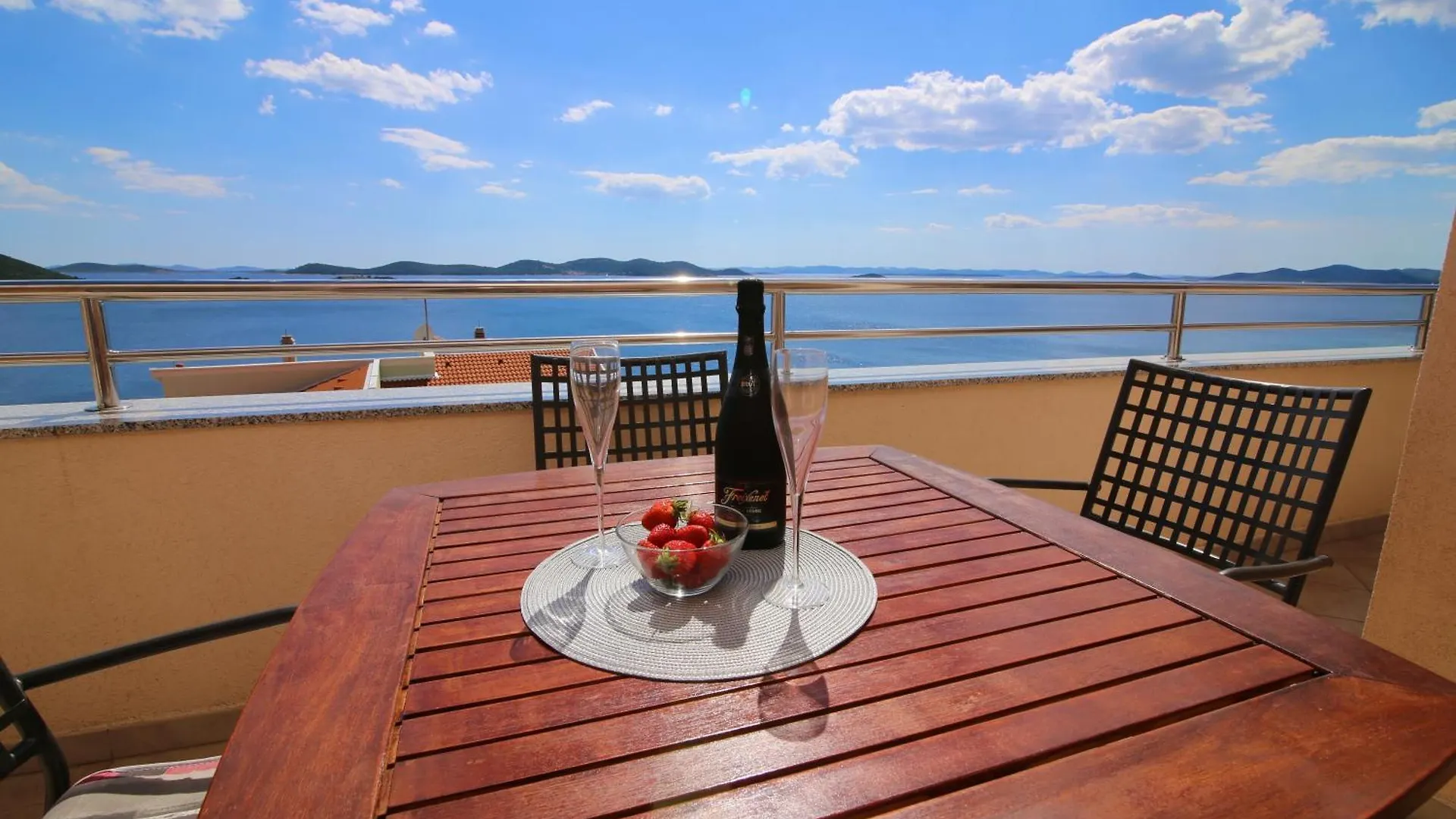 Lea Apartments Drage Croatia